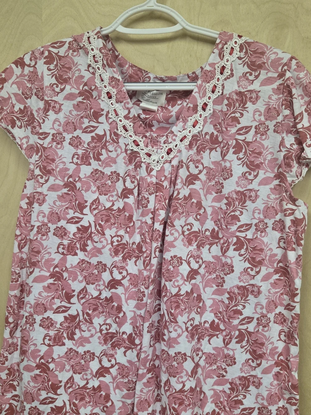 Women's Pink Floral Capri Pants & Top PJ Set